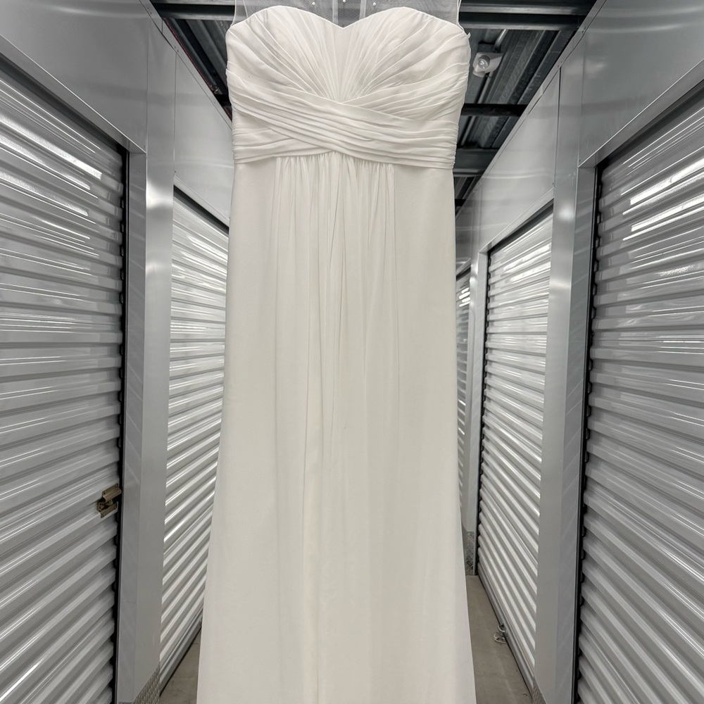 NWT White Gown With Intricate Beadwork Size 8 Prom Wedding Cruise Debutante